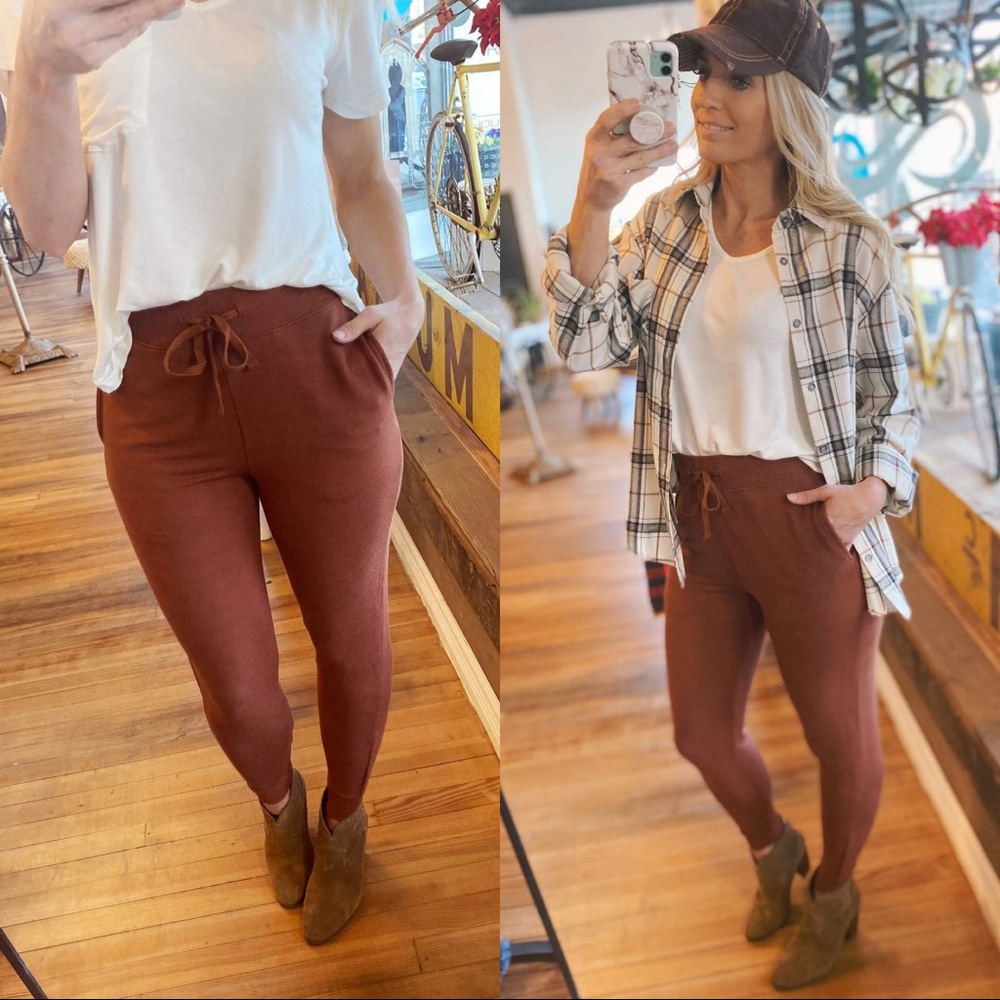 ULTRA COMFORTABLE JOGGERS-HAZELNUT - Picture 2 of 10